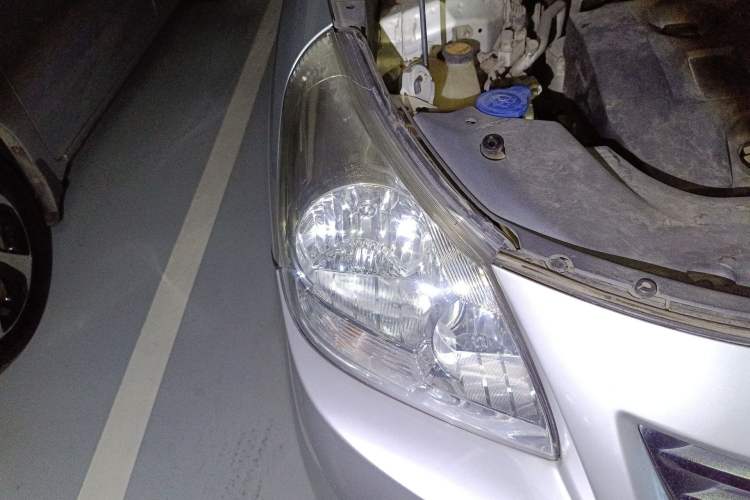 Used Toyota Verso 2014 Starlight 180E CVT Elite Edition Right Front Headlight
