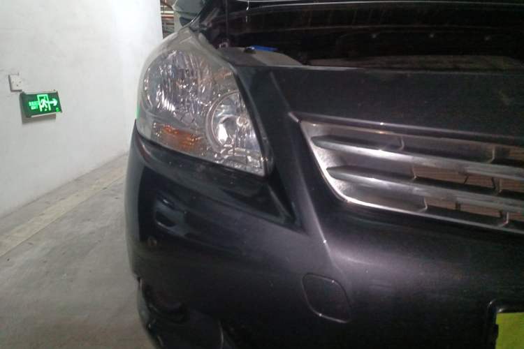 Used Toyota Verso 2014 Starlight 180E CVT Elite Multi-Function Edition Right Front Headlight