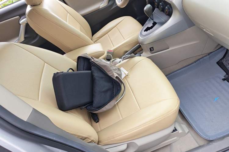 Used Toyota Verso 2014 Starlight 180E CVT Elite Edition Right Front Seat