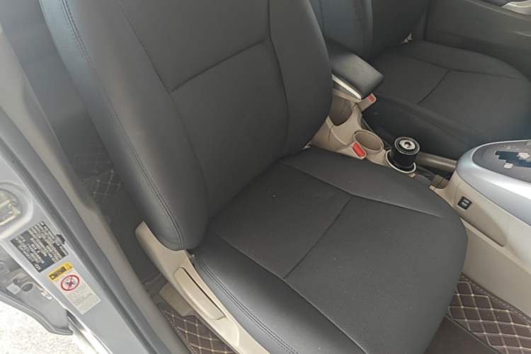 Used Toyota Verso 2014 Starlight 180E CVT Elite Edition Right Front Seat