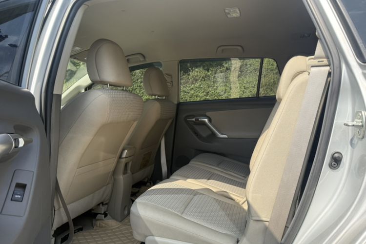 Used Toyota Verso 2014 Starlight 180E CVT Elite Edition Right Front Seat