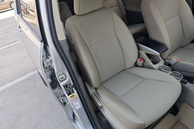 Used Toyota Verso 2014 Starlight 180E CVT Elite Edition Right Front Seat