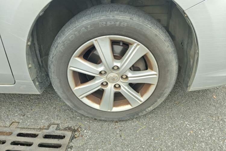 Used Toyota Verso 2014 Starlight 180E CVT Elite Edition Right Front Wheel Hub