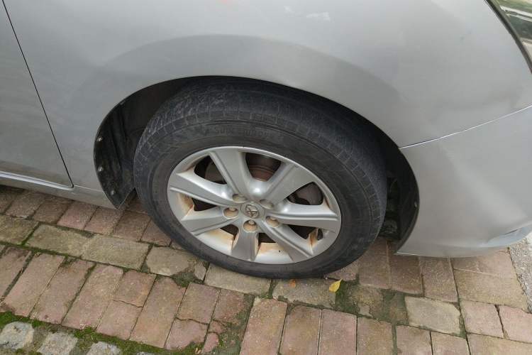 Used Toyota Verso 2014 Starlight 180E CVT Elite Edition Right Front Wheel Hub