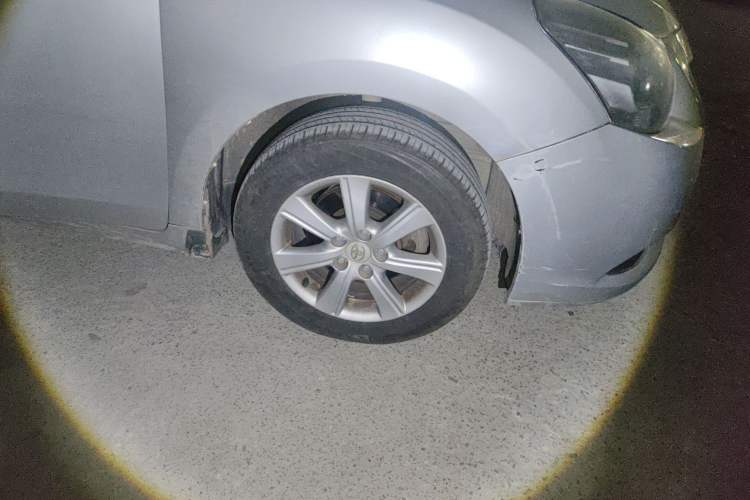 Used Toyota Verso 2014 Starlight 180E CVT Elite Edition Right Front Wheel Hub