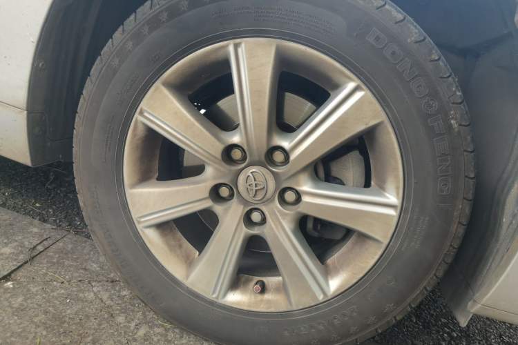 Used Toyota Verso 2014 Starlight 180G CVT Comfort Edition Right Front Wheel Hub