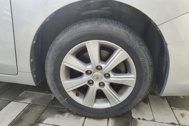 Used Toyota Verso 2014 Starlight 180E CVT Elite Edition Right Front Wheel Hub