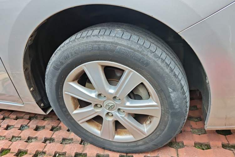 Used Toyota Verso 2014 Starlight 180E CVT Elite Multi-Function Edition Right Front Wheel Hub