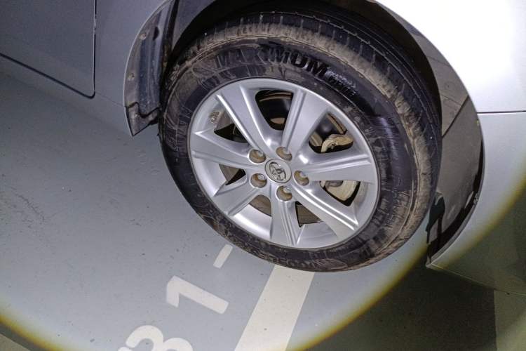 Used Toyota Verso 2014 Starlight 180E CVT Elite Edition Right Front Wheel Hub