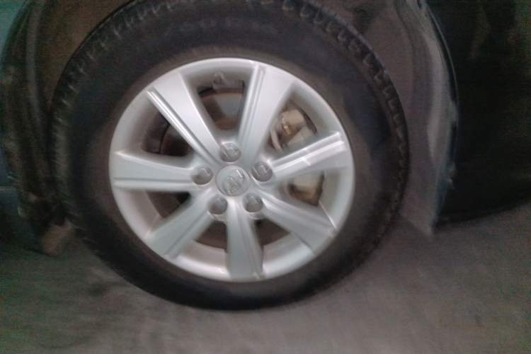 Used Toyota Verso 2014 Starlight 180E CVT Elite Multi-Function Edition Right Front Wheel Hub