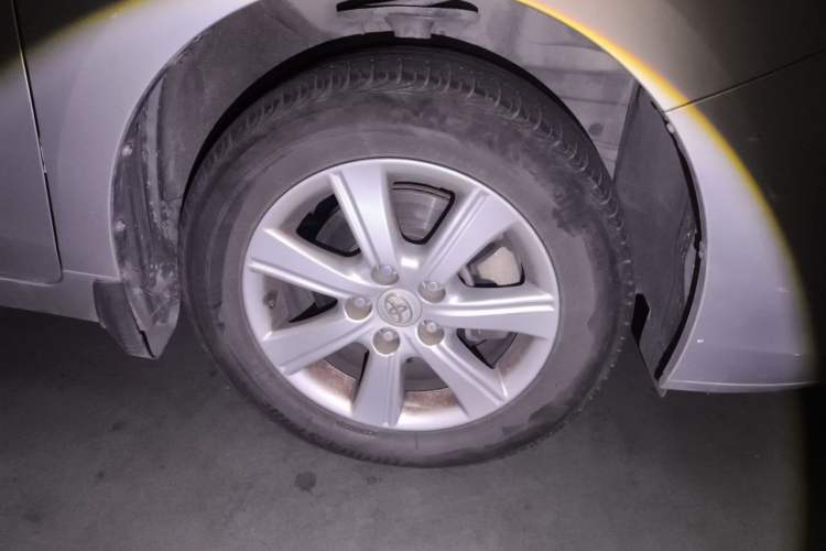 Used Toyota Verso 2014 Starlight 180E CVT Elite Edition Right Front Wheel Hub