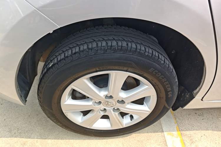 Used Toyota Verso 2014 Starlight 180E CVT Elite Edition Right Rear Wheel Hub