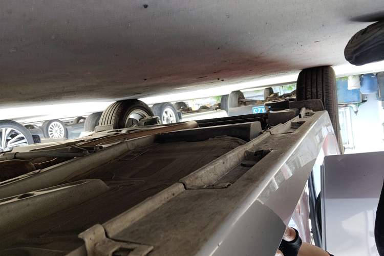 Used Toyota Verso 2014 Starlight 180E CVT Elite Multi-Function Edition Right Side Sill