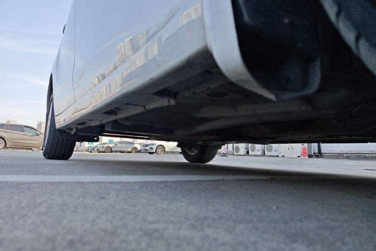 Used Toyota Verso 2014 Starlight 180E CVT Elite Edition Right Side Sill