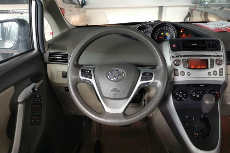 Used Toyota Verso 2014 Starlight 180E CVT Elite Edition Steering Wheel