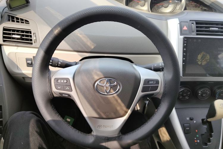 Used Toyota Verso 2014 Starlight 180E CVT Elite Multi-Function Edition Steering Wheel