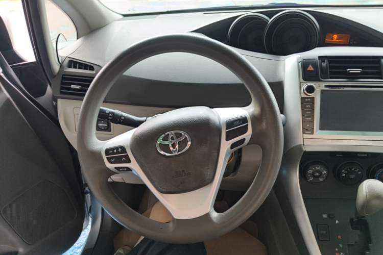 Used Toyota Verso 2014 Starlight 180E CVT Elite Edition Steering Wheel
