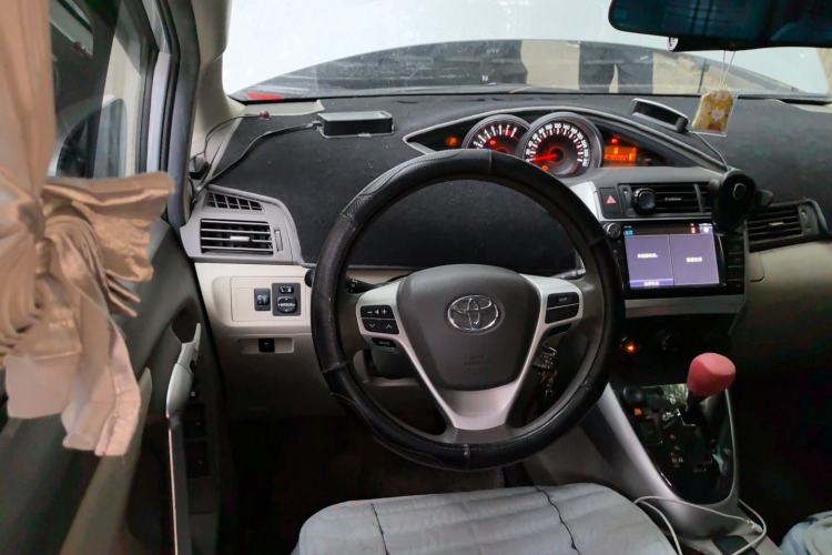Used Toyota Verso 2014 Starlight 180E CVT Elite Multi-Function Edition Steering Wheel