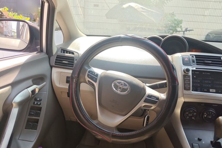 Used Toyota Verso 2014 Starlight 180E CVT Elite Edition Steering Wheel