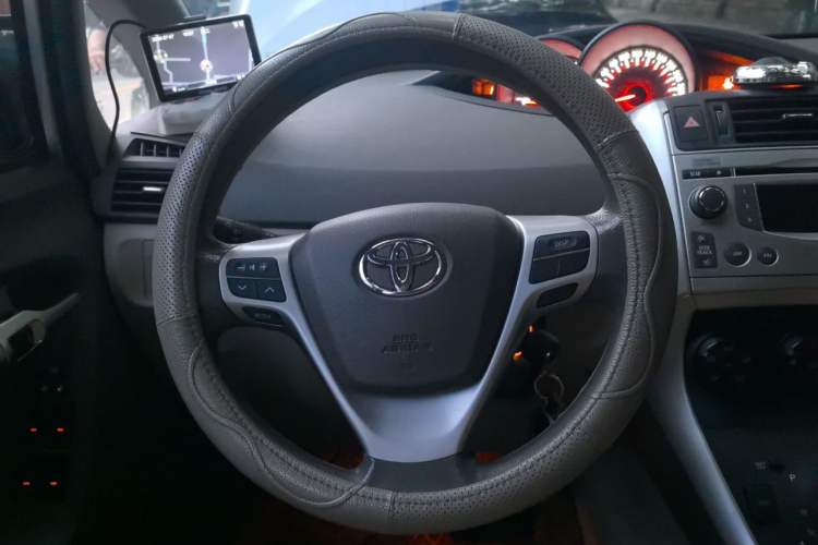 Used Toyota Verso 2014 Starlight 180E CVT Elite Edition Steering Wheel
