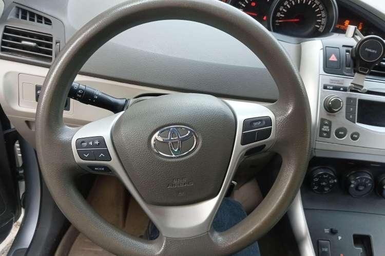 Used Toyota Verso 2014 Starlight 180E CVT Elite Edition Steering Wheel