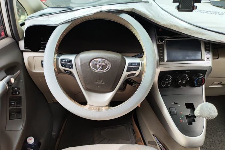 Used Toyota Verso 2014 Starlight 180E CVT Elite Edition Steering Wheel