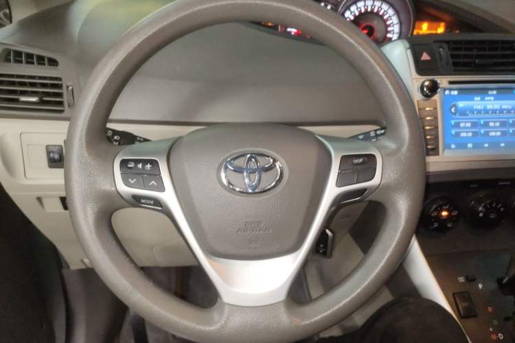 Used Toyota Verso 2014 Starlight 180E CVT Elite Edition Steering Wheel