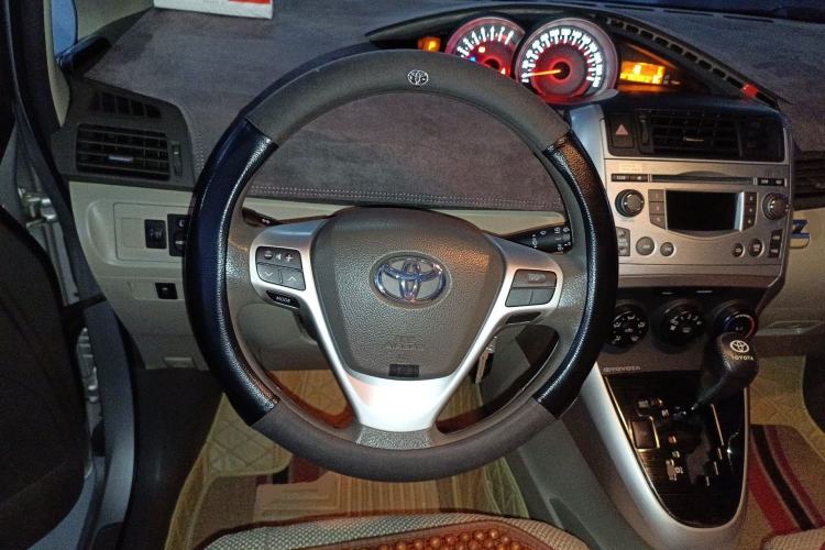 Used Toyota Verso 2014 Starlight 180E CVT Elite Edition Steering Wheel