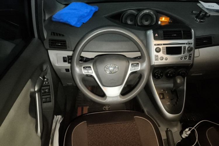 Used Toyota Verso 2014 Starlight 180E CVT Elite Edition Steering Wheel