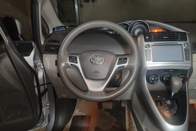 Used Toyota Verso 2014 Starlight 180E CVT Elite Edition Steering Wheel