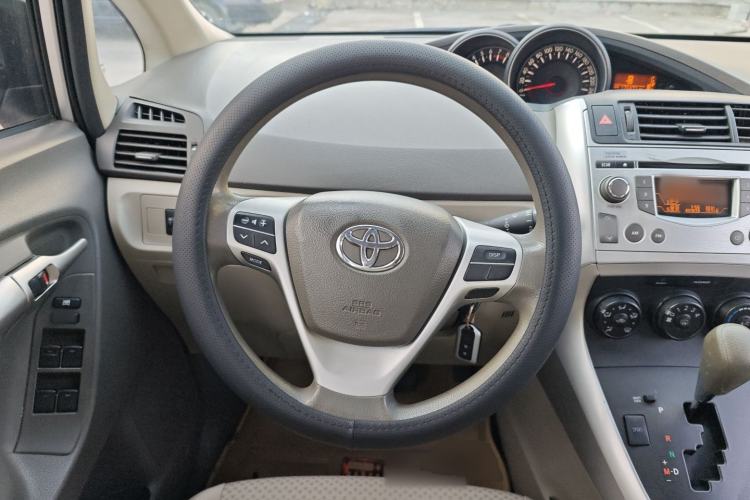 Used Toyota Verso 2014 Starlight 180E CVT Elite Edition Steering Wheel