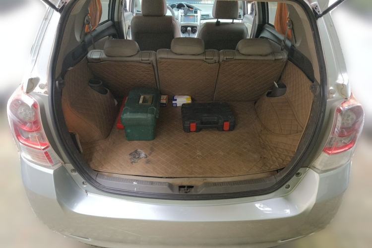 Used Toyota Verso 2014 Starlight 180E CVT Elite Edition Trunk