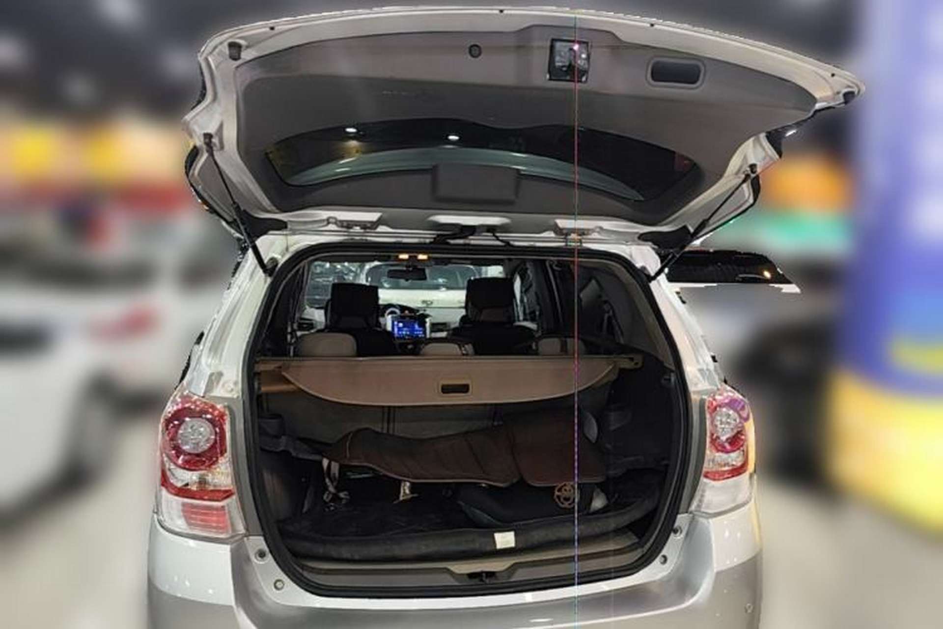 Used Toyota Verso 2014 Starlight 180E CVT Elite Edition Trunk