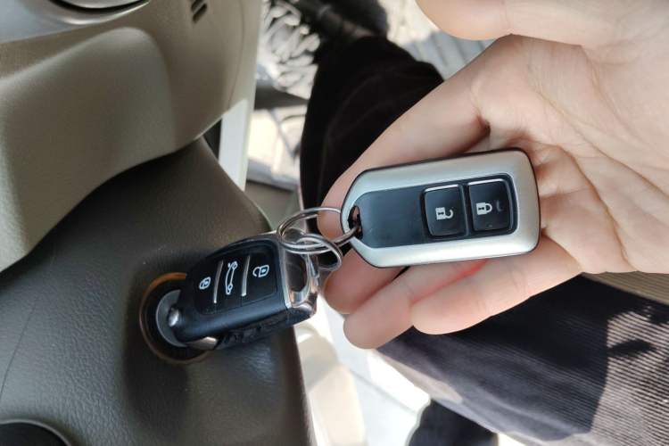Used Toyota Verso 2014 Starlight 180E CVT Elite Multi-Function Edition Vehicle Key