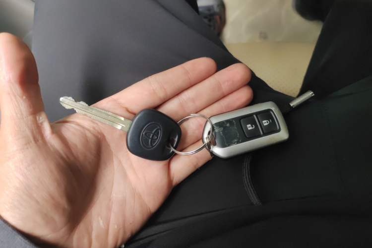 Used Toyota Verso 2014 Starlight 180E CVT Elite Multi-Function Edition Vehicle Key