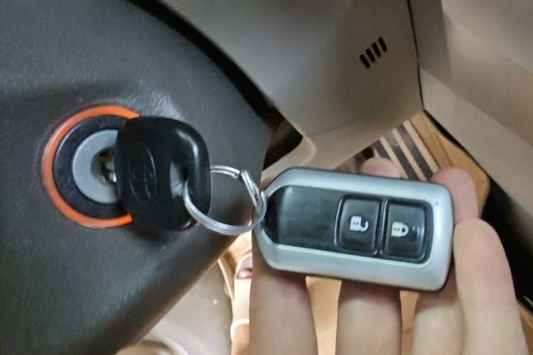 Used Toyota Verso 2014 Starlight 180E CVT Elite Edition Vehicle Key