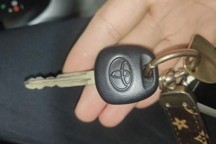 Used Toyota Verso 2014 Starlight 180E CVT Elite Edition Vehicle Key