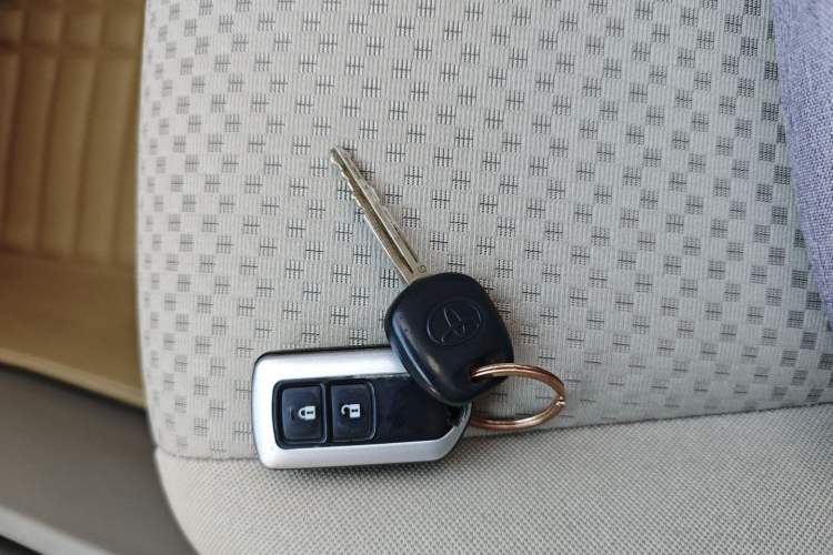 Used Toyota Verso 2014 Starlight 180E CVT Elite Edition Vehicle Key