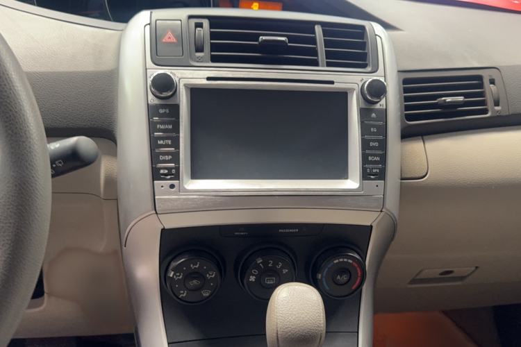 Used Toyota Verso 2014 Starlight 180E CVT Elite Edition Audio And AC Panel