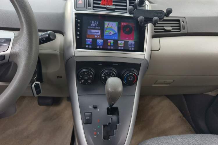 Used Toyota Verso 2014 Starlight 180E CVT Elite Edition Audio And AC Panel