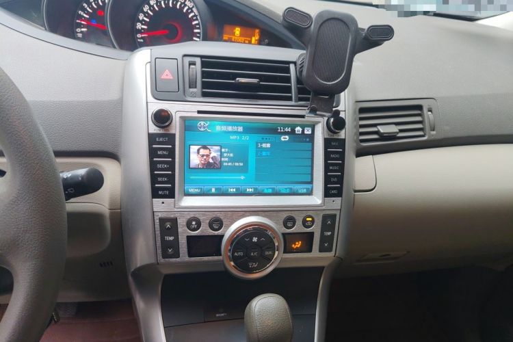 Used Toyota Verso 2014 Starlight 180G CVT Comfort Edition Audio And AC Panel