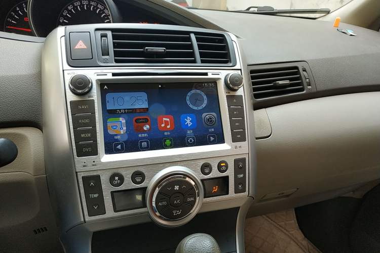 Used Toyota Verso 2014 Starlight 180G CVT Comfort Edition Audio And AC Panel