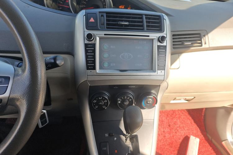 Used Toyota Verso 2014 Starlight 180E CVT Elite Edition Audio And AC Panel