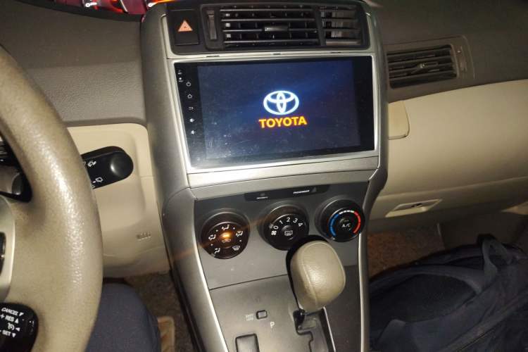 Used Toyota Verso 2014 Starlight 180E CVT Elite Edition Audio And AC Panel