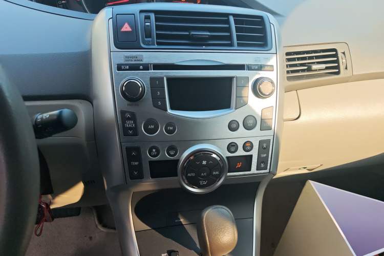 Used Toyota Verso 2014 Starlight 180G CVT Comfort Edition Audio And AC Panel