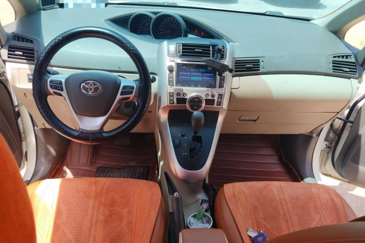 Used Toyota Verso 2014 Starlight 180G CVT Comfort Edition Center Console