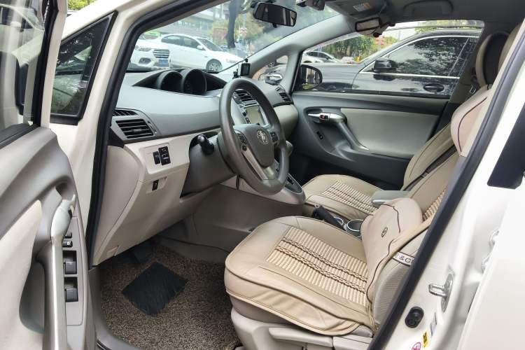 Used Toyota Verso 2014 Starlight 180E CVT Elite Edition Driver Seat