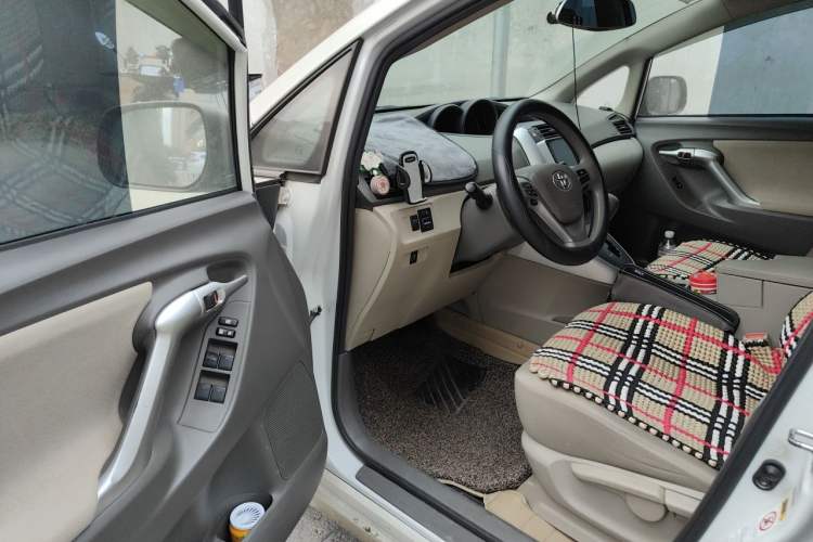 Used Toyota Verso 2014 Starlight 180E CVT Elite Edition Driver Seat