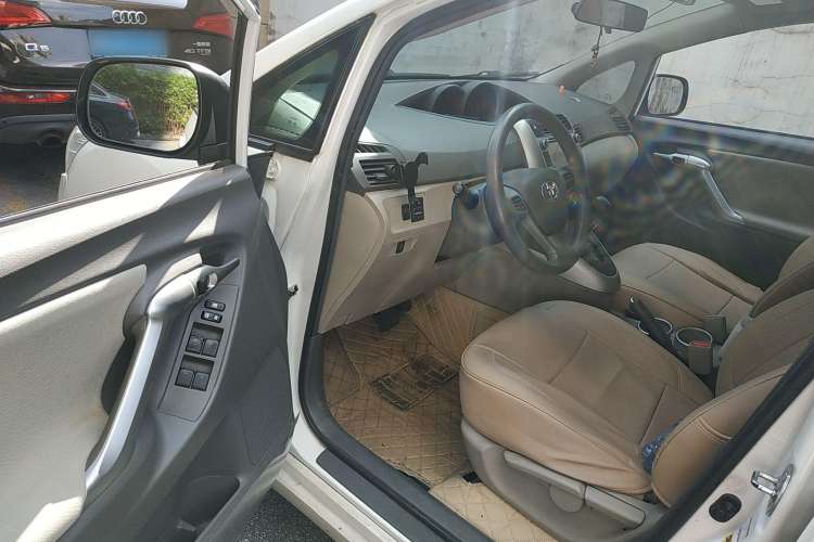 Used Toyota Verso 2014 Starlight 180G CVT Comfort Edition Driver Seat