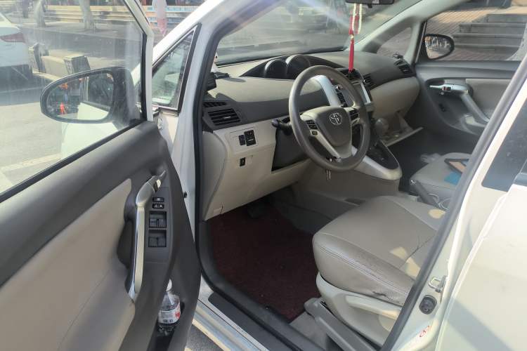 Used Toyota Verso 2014 Starlight 180E CVT Elite Edition Driver Seat